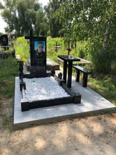 Одинарный памятник