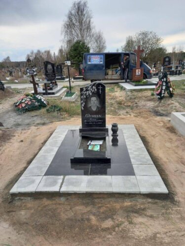 Одинарный памятник