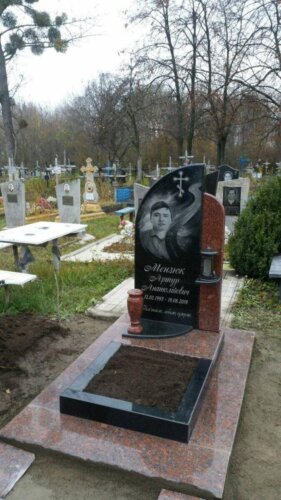 Одинарный памятник