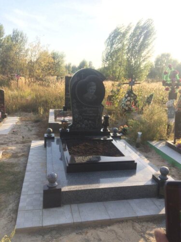 Одинарный памятник